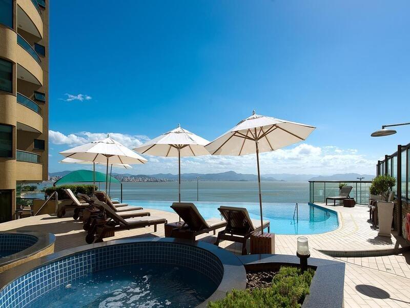 Majestic Palace Hotel Florianopolis Bagian luar foto The pool at the hotel