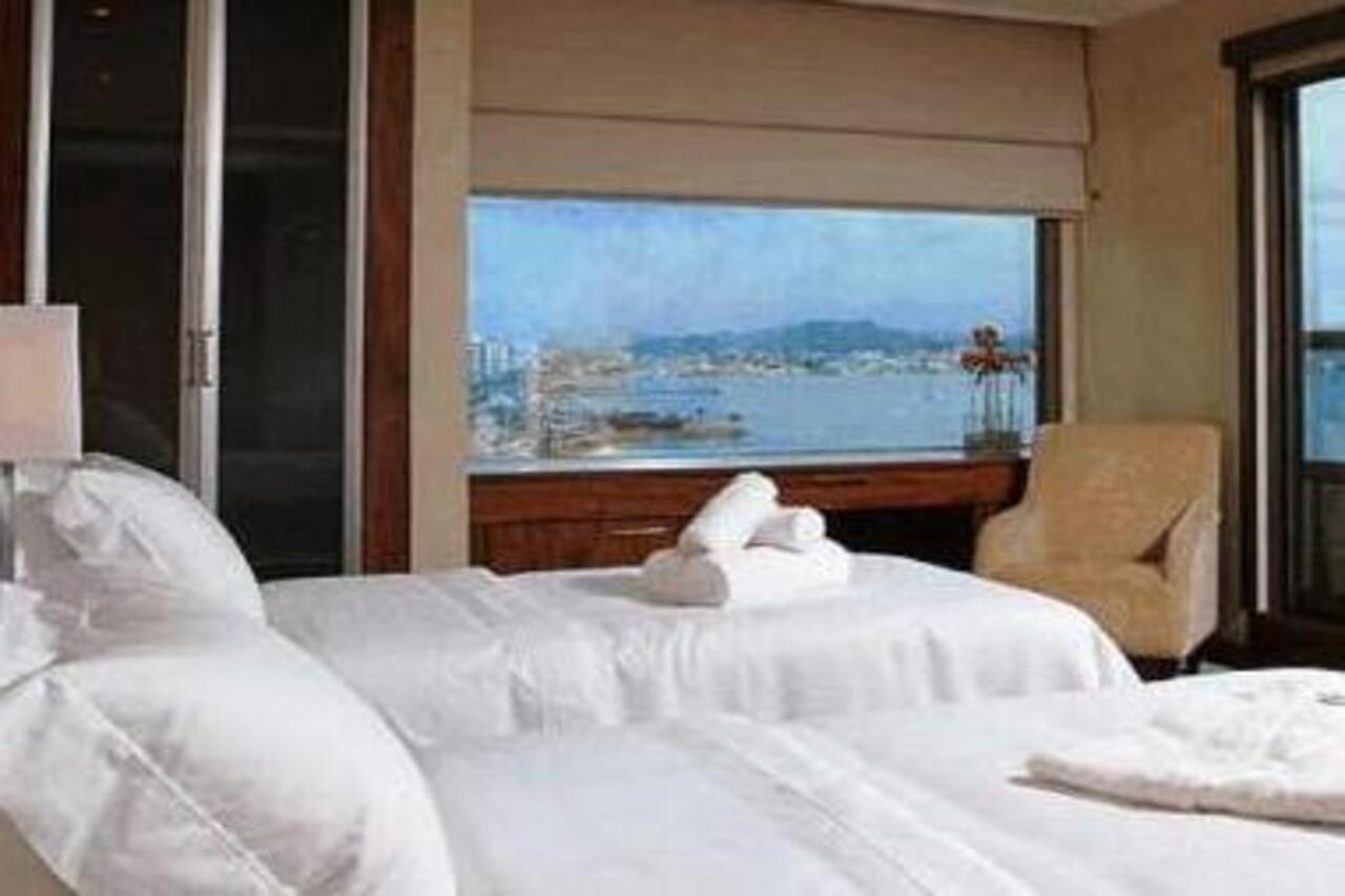 Majestic Palace Hotel Florianopolis Bagian luar foto A bedroom at the hotel