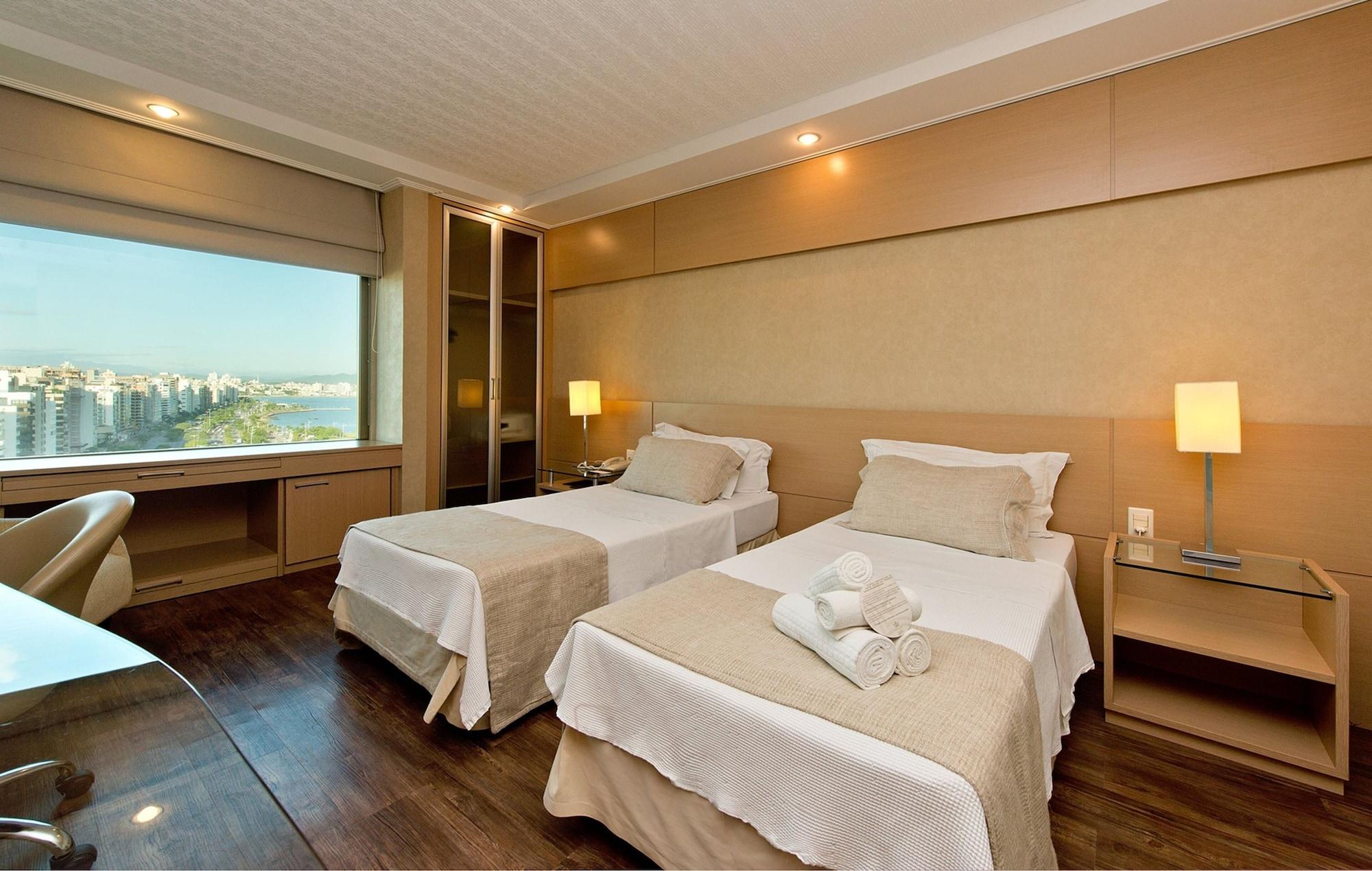 Majestic Palace Hotel Florianopolis Bagian luar foto A room at the hotel