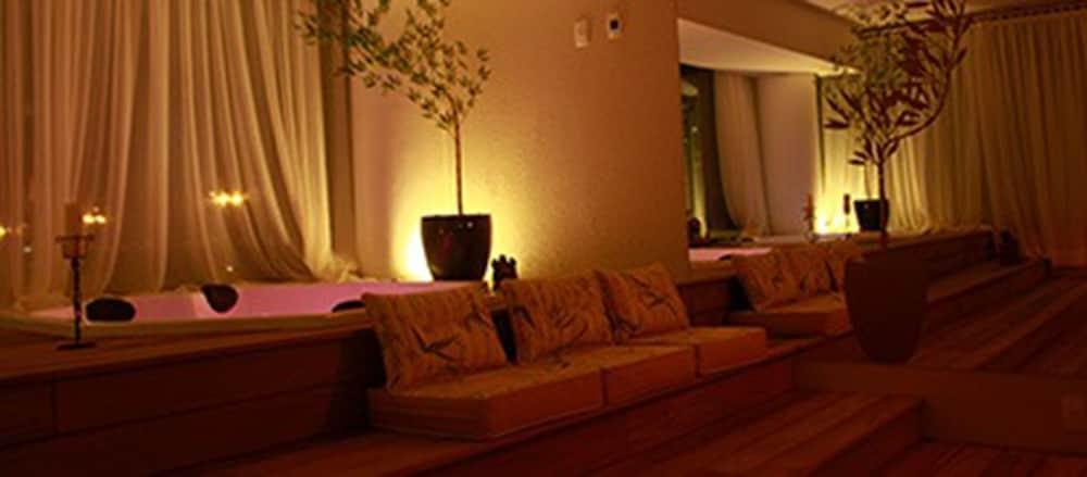 Majestic Palace Hotel Florianopolis Bagian luar foto A massage parlor in Taiwan